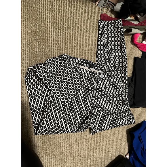 H&M Womens Black & White Geometrical Patterned Crop Trouser Pants Stretch Size32 - Picture 3 of 4